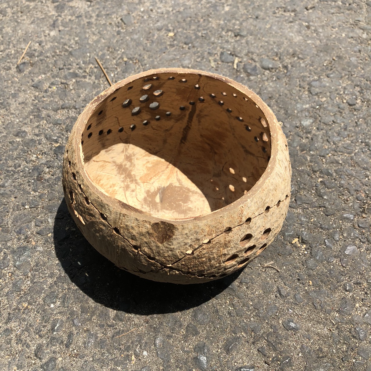 Lồng Đèn Trung Thu Gáo Dừa - Gáo dừa làm lồng đèn (tặng kèm dây + nến) giá 29,000 đang rẻ nhất thị trường