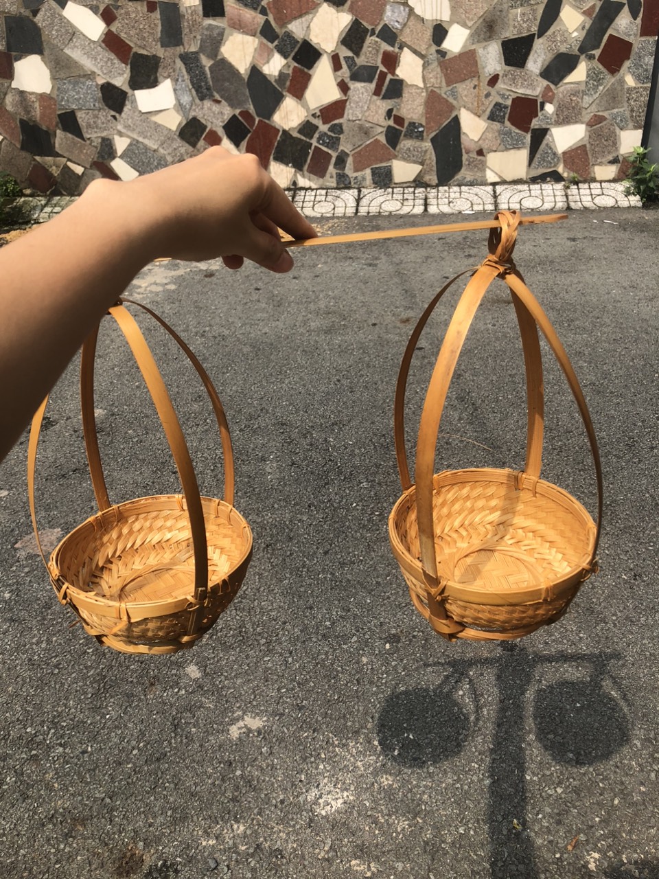 ảnh của sản phẩm Quang gánh mini trang trí decor dễ thương chụp ảnh - Quang gánh tre mini hun khói số 6