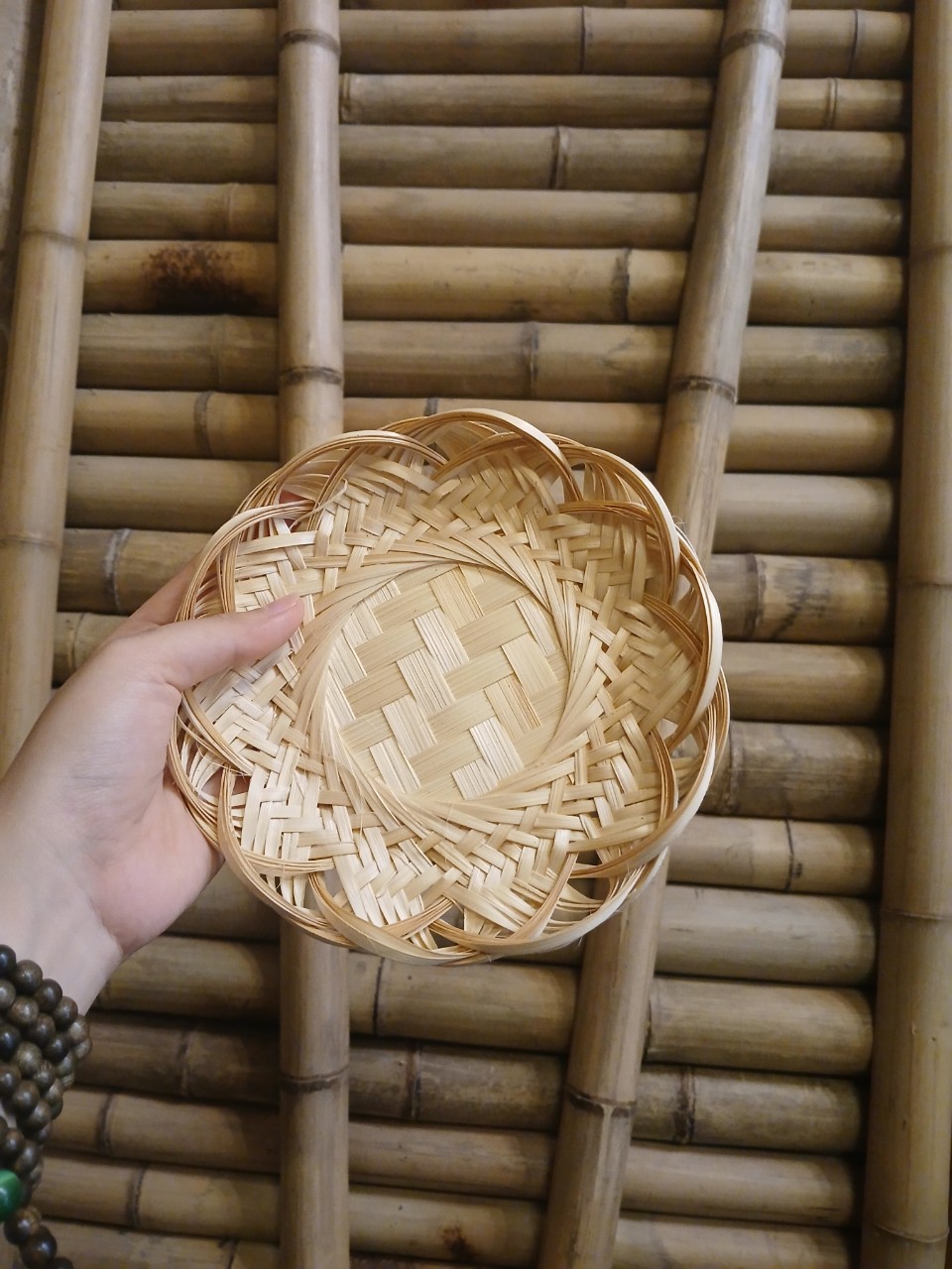 ảnh của sản phẩm Rế tre tròn - Đĩa tre cánh sen lót nồi, đựng hoa quả số 5