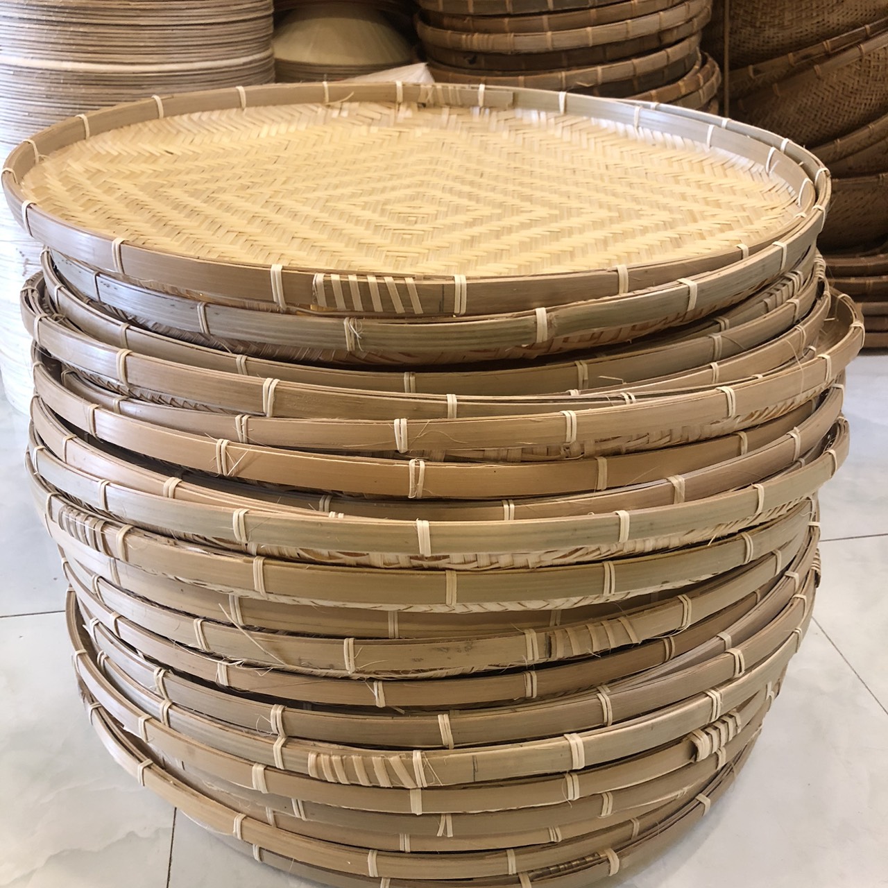 ảnh của sản phẩm Mẹt trắng to 60cm cạp mây - Mẹt tre đựng đồ trang trí decor thân thiện môi trường số 4