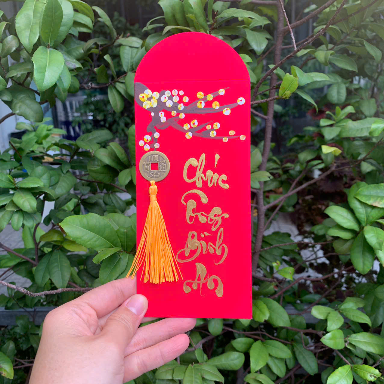 ảnh của sản phẩm Bao lì xì đỏ mừng thọ/ mừng tuổi chữ viết tay Thư Pháp câu chúc có đồng xu may mắn số 4