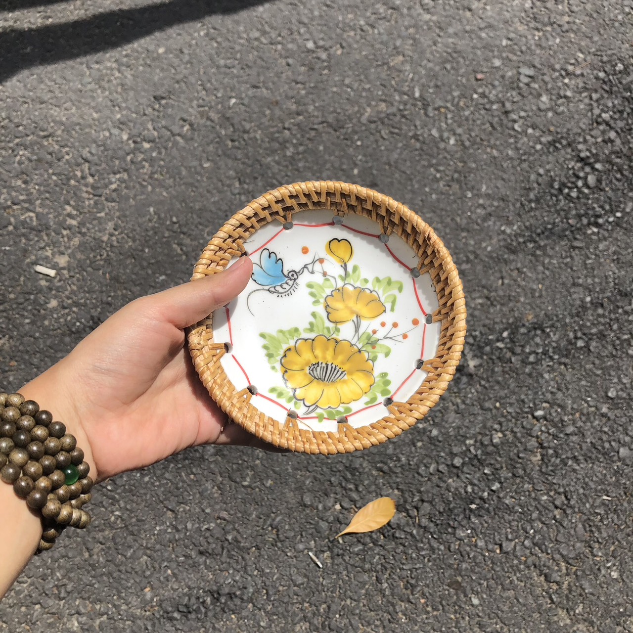 ảnh của sản phẩm Dĩa sứ tròn đan mây - Đĩa sứ viền mây tre đan tay decor, đựng đồ số 14