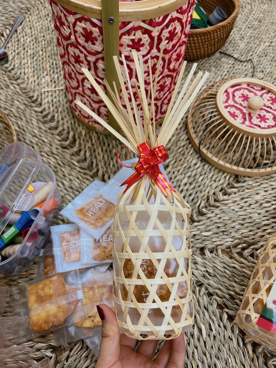 ảnh của sản phẩm Rọ tre đựng giò chả/ Tổ chim đựng rượu làm quà Tết - Giỏ mây tre đan đựng kẹo số 4