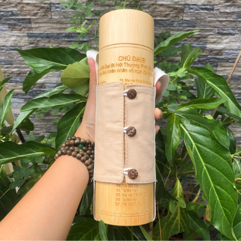 Bình giữ nhiệt tre khắc 84 câu chú đại bi (tặng túi vải) giá 299,000 đang rẻ nhất thị trường