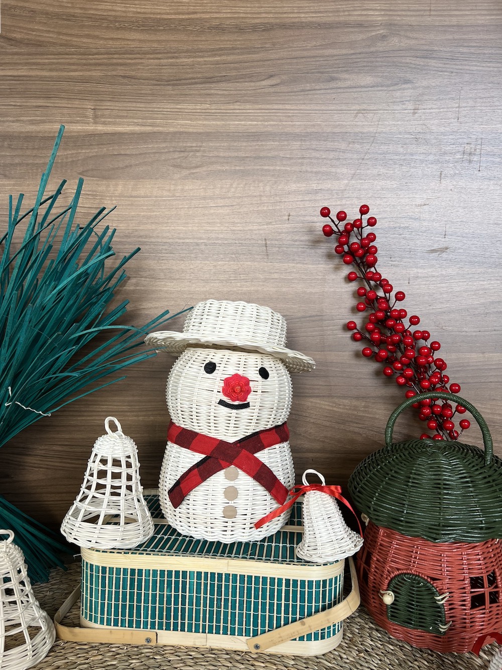 Đồ trang trí Noel bằng mây - Chuông treo cây Noel- Rổ đựng kẹo decor giá 30,000 đang rẻ nhất thị trường