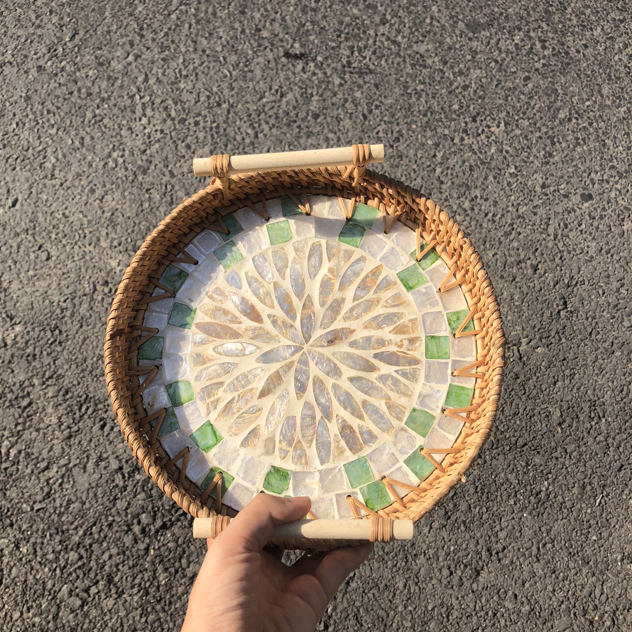ảnh của sản phẩm Khay Mây Khảm Trai Có Tay Cầm Đựng đồ ăn decor Chụp Ảnh - Rattan Tray số 9