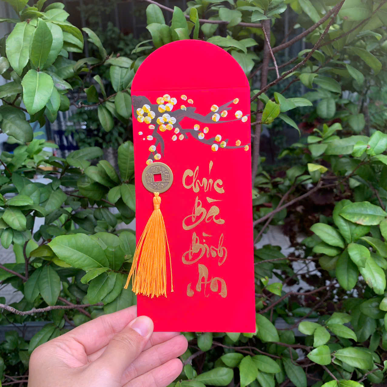 ảnh của sản phẩm Bao lì xì đỏ mừng thọ/ mừng tuổi chữ viết tay Thư Pháp câu chúc có đồng xu may mắn số 10