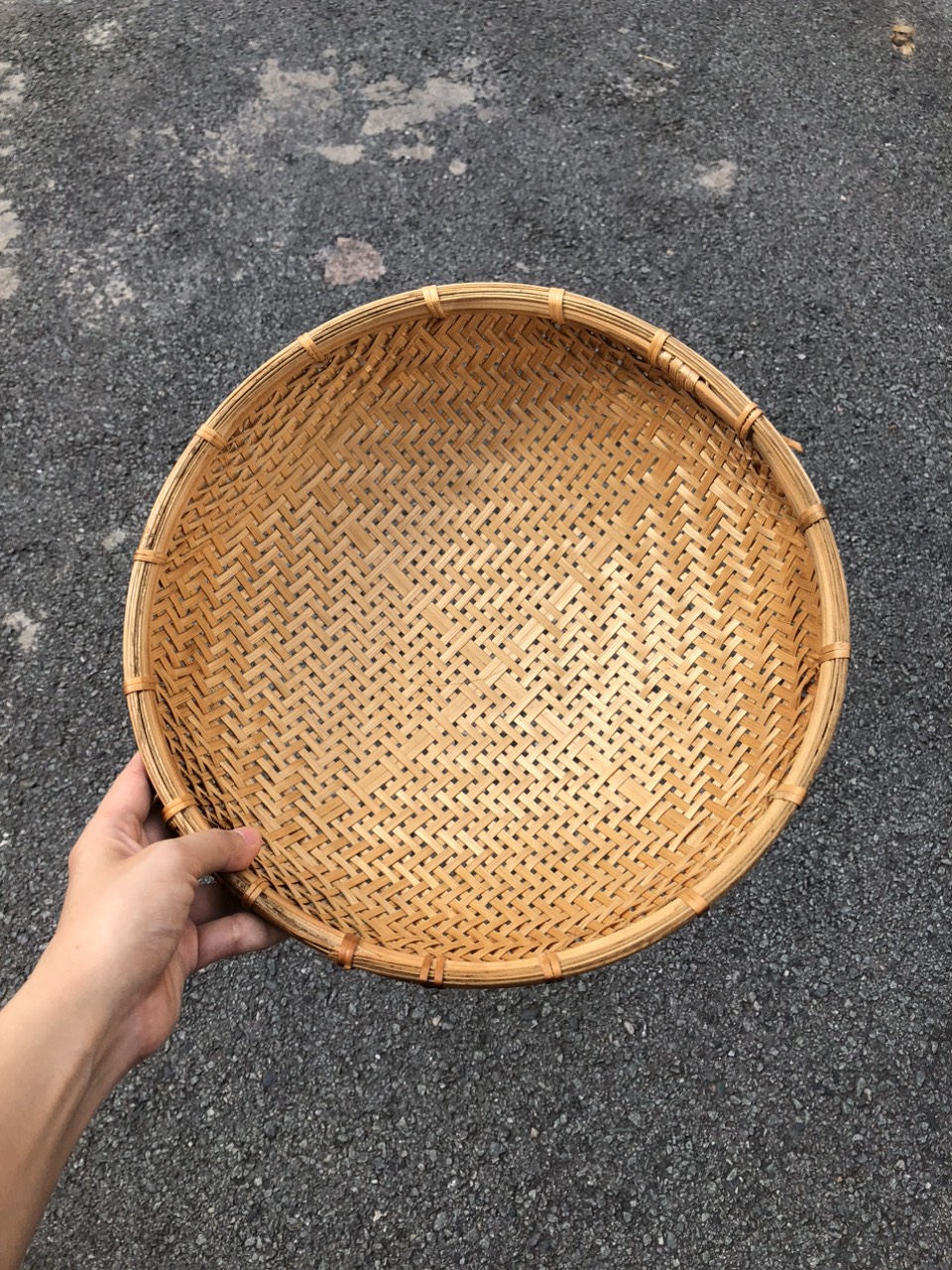 Rá Tre - Rổ Tre Đan Thưa Hun Khói Cạp Mây dùng Trang Trí, Decor, Đựng Đồ, Chụp ảnh giá 40,000 đang rẻ nhất thị trường