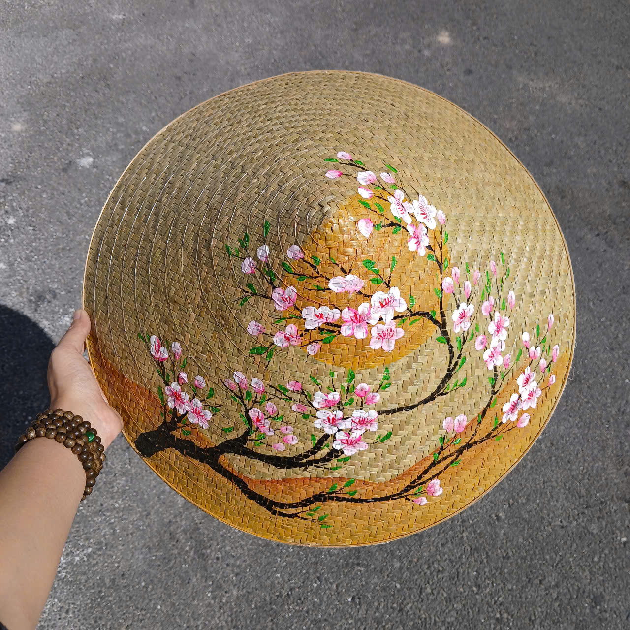 ảnh của sản phẩm Nón Cỏ Bàng vẽ hoa đẹp - Nón Lá Cỏ Bàng Chắc Chắn (có sẵn dây nón) số 4