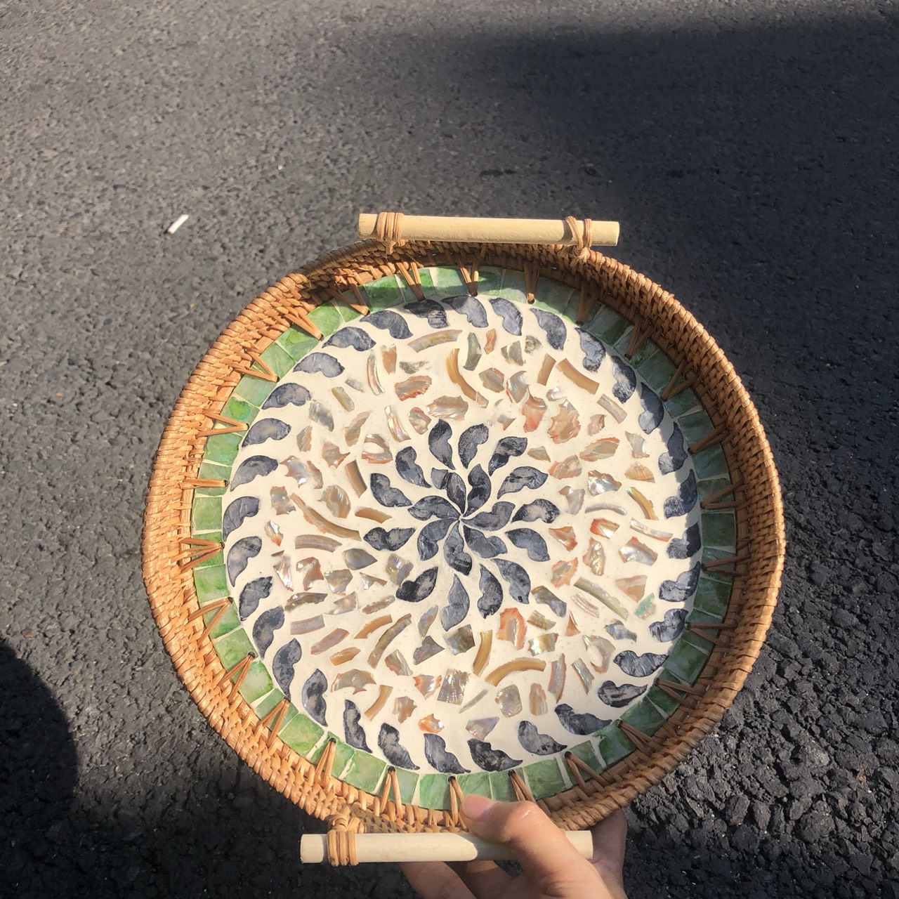 ảnh của sản phẩm Khay Mây Khảm Trai Có Tay Cầm Đựng đồ ăn decor Chụp Ảnh - Rattan Tray số 5