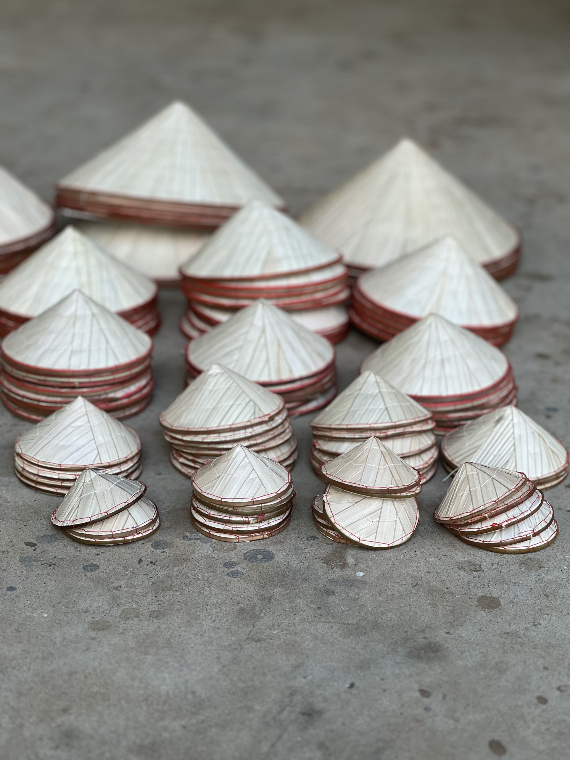 ảnh của sản phẩm Nón lá Huế trang trí deco phong cách đồng quê - Nón lá biểu diễn văn nghệ nhiều kích thước số 4