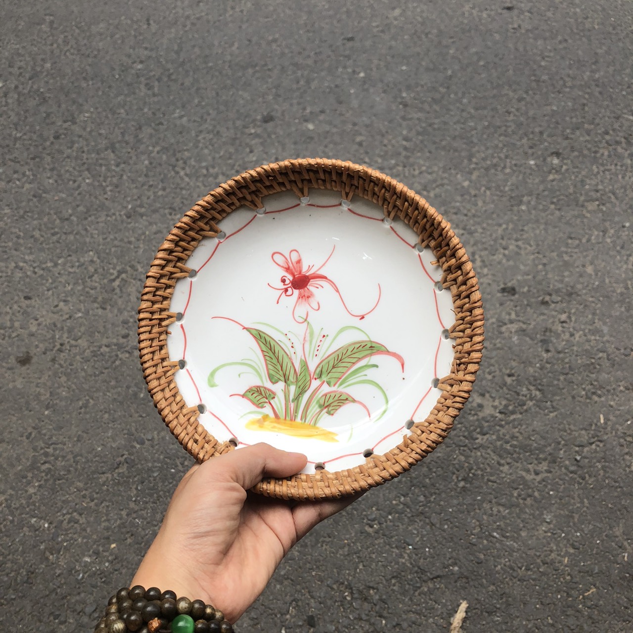 ảnh của sản phẩm Dĩa sứ tròn đan mây - Đĩa sứ viền mây tre đan tay decor, đựng đồ số 24