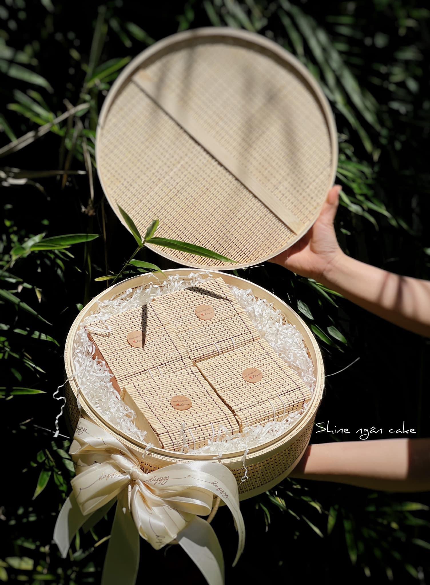 Hộp Bánh Trung Thu Tròn - Hộp Tròn Đựng Bánh (hộp có tag gỗ không kèm nơ) giá 200,000 đang rẻ nhất thị trường