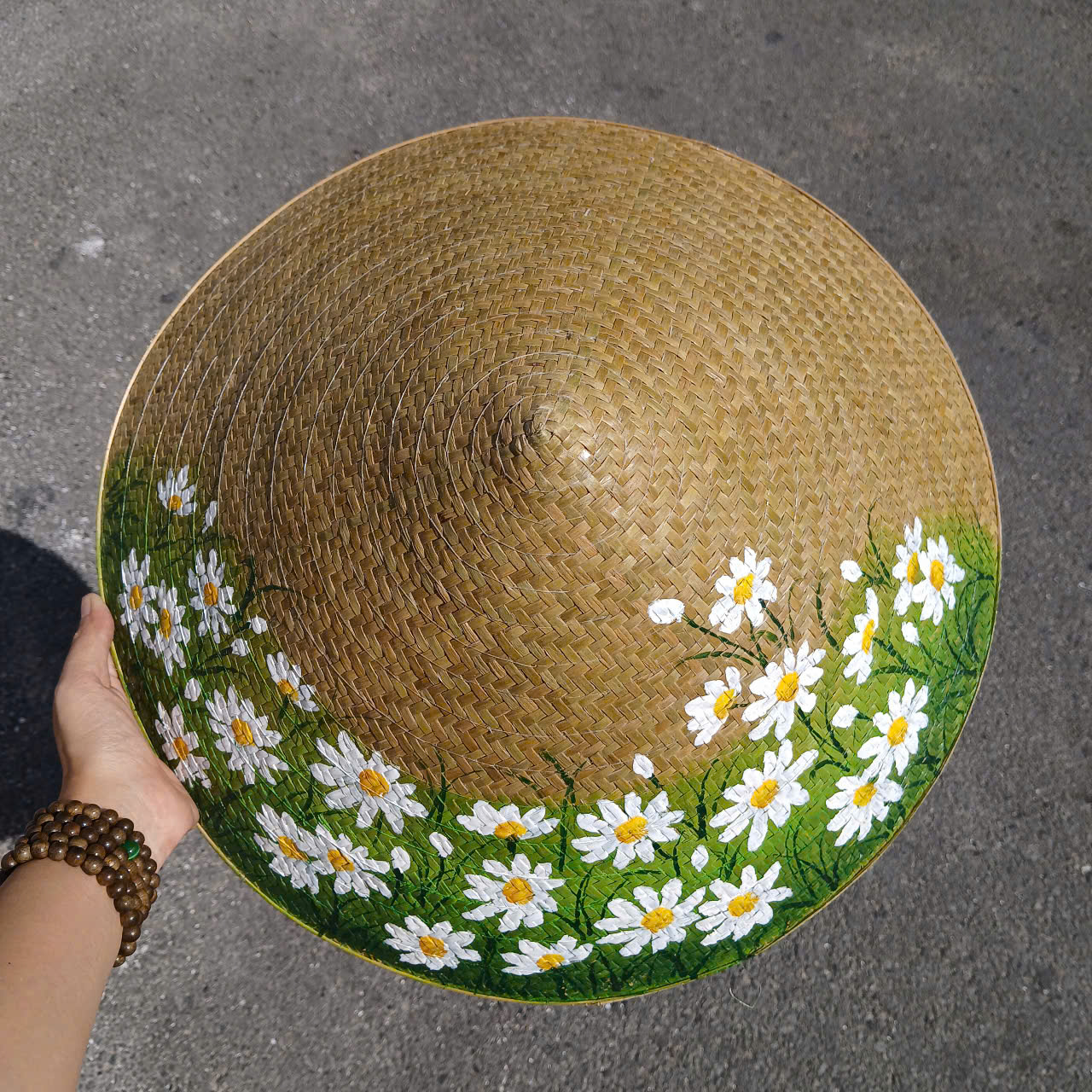 Nón Cỏ Bàng vẽ hoa đẹp - Nón Lá Cỏ Bàng Chắc Chắn (có sẵn dây nón) giá 250,000 đang rẻ nhất thị trường