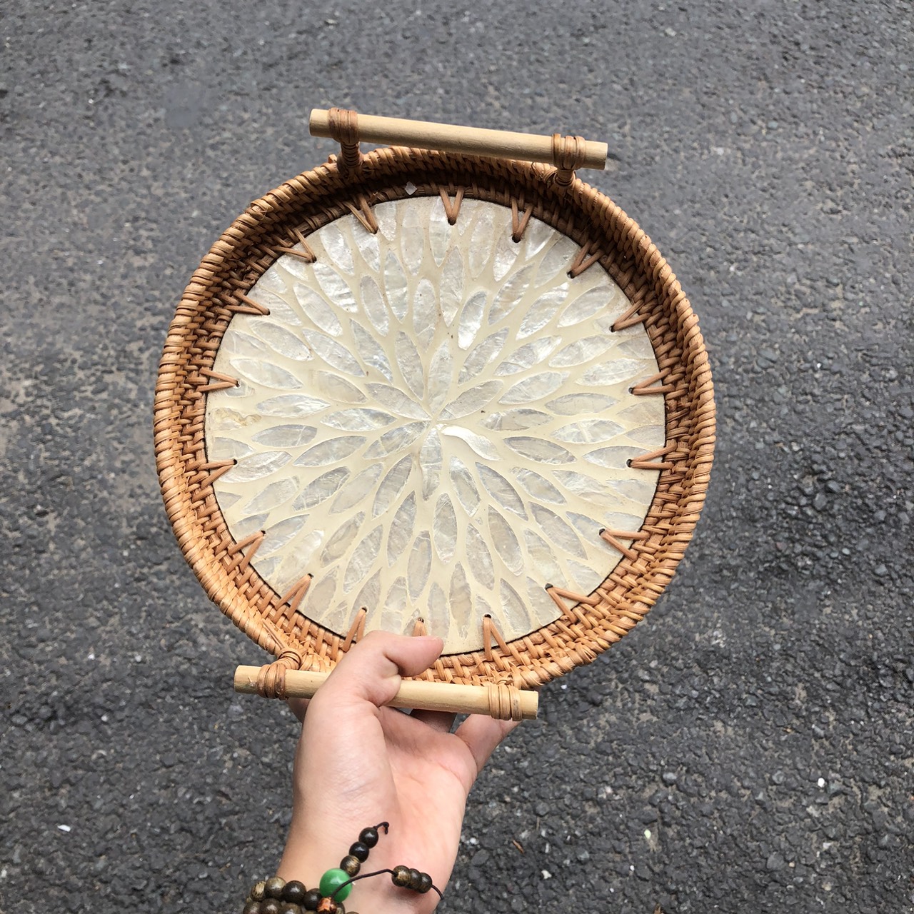 ảnh của sản phẩm Khay Mây Khảm Trai Có Tay Cầm Đựng đồ ăn decor Chụp Ảnh - Rattan Tray số 13