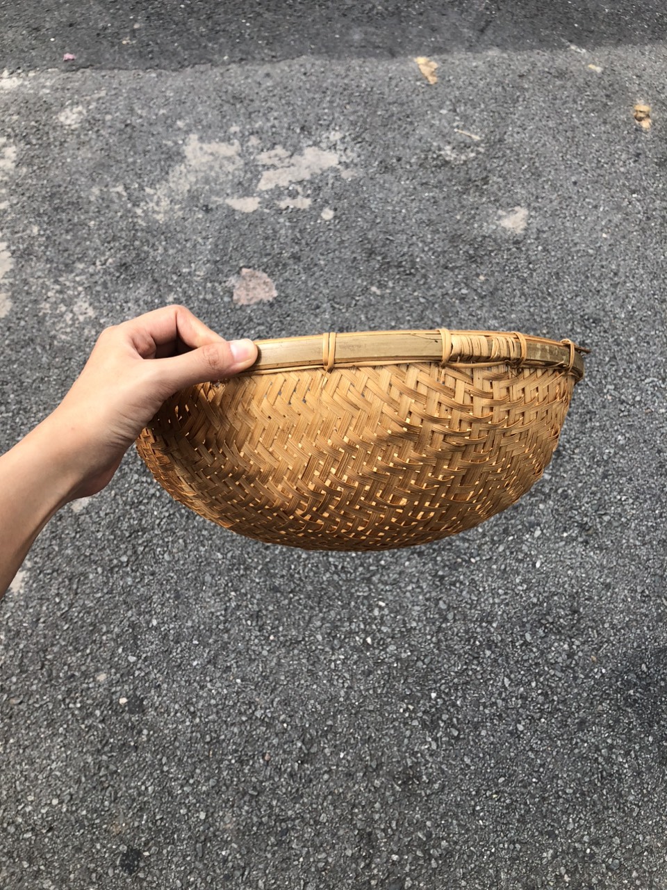ảnh của sản phẩm Rá Tre - Rổ Tre Đan Thưa Hun Khói Cạp Mây dùng Trang Trí, Decor, Đựng Đồ, Chụp ảnh số 8