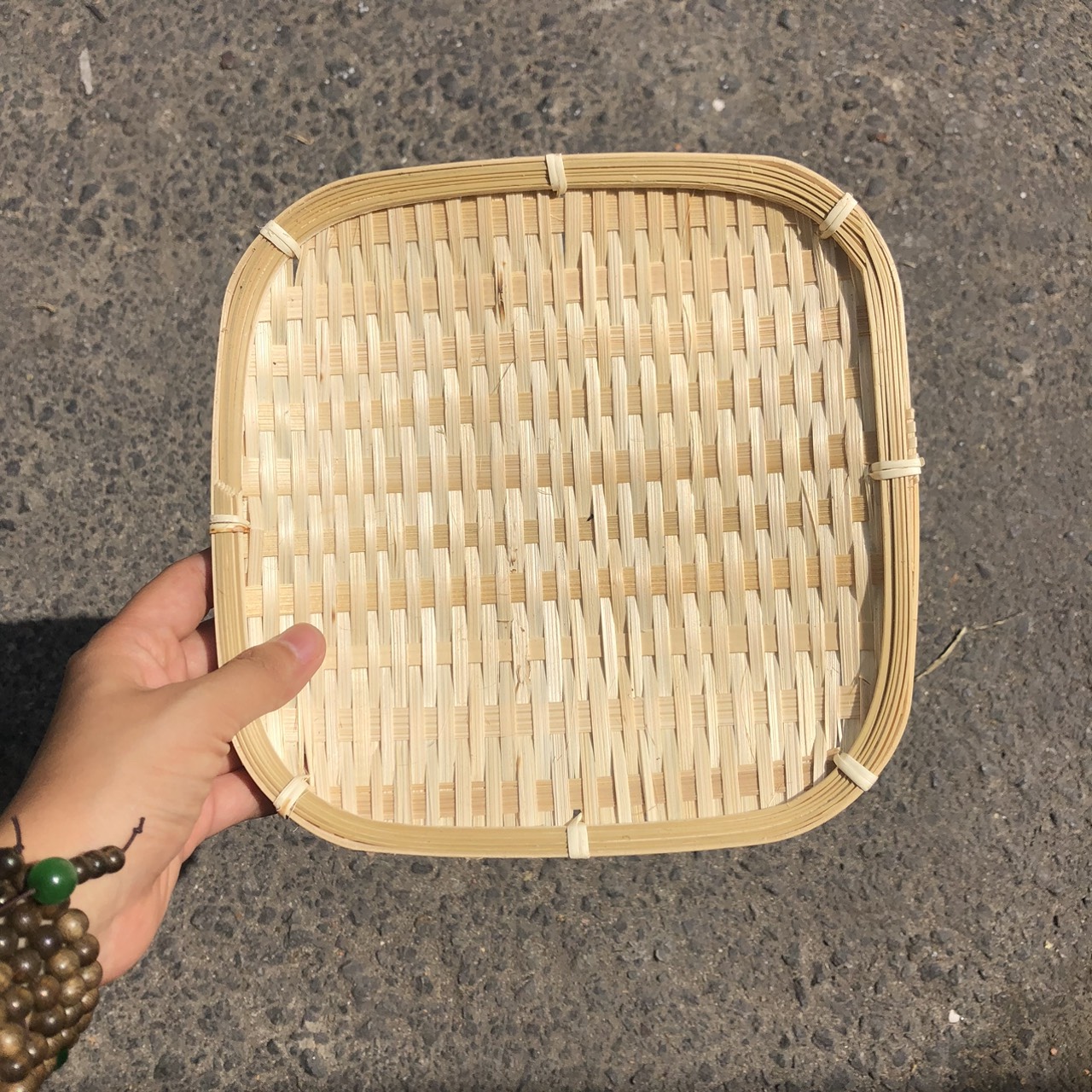 Mẹt Tre Hình Vuông - Dĩa tre đựng đồ chụp ảnh giá 15,000 đang rẻ nhất thị trường