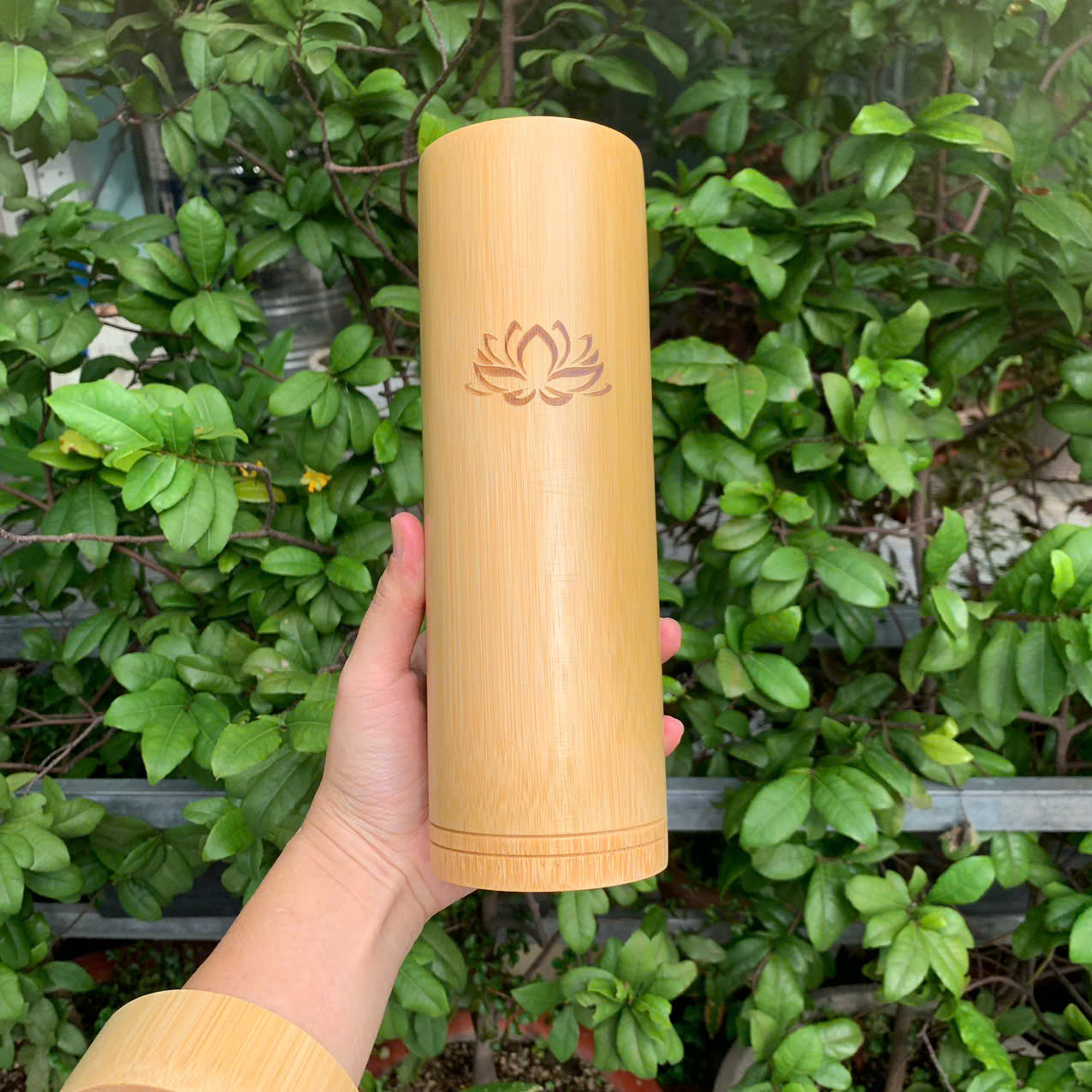 ảnh của sản phẩm Ống đựng nhang bằng tre - Ống tre cắm nhang đẹp có khắc hoa sen số 7