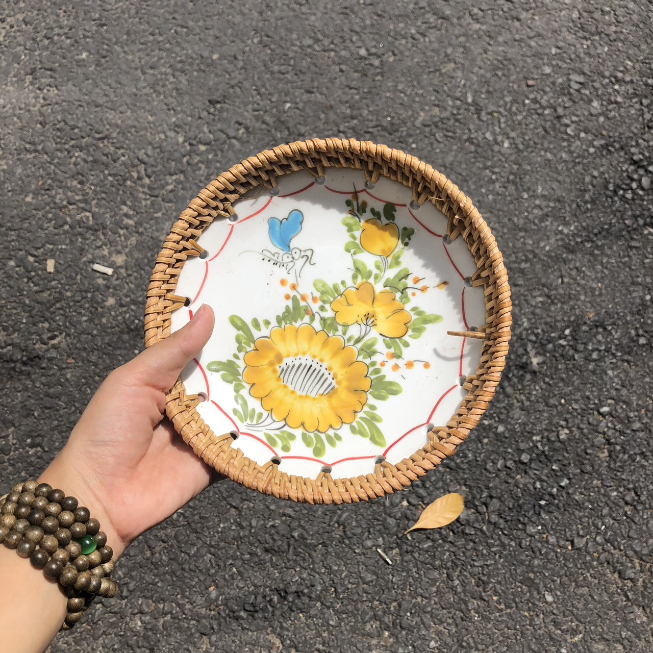 ảnh của sản phẩm Dĩa sứ tròn đan mây - Đĩa sứ viền mây tre đan tay decor, đựng đồ số 15