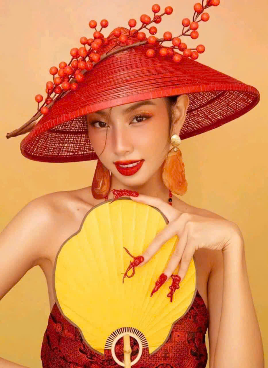 (Tặng Dây Đeo) Nón Khung Lưới Nan Tre , Nón Lá Thưa Chụp ảnh Áo Dài giá 199,000 đang rẻ nhất thị trường