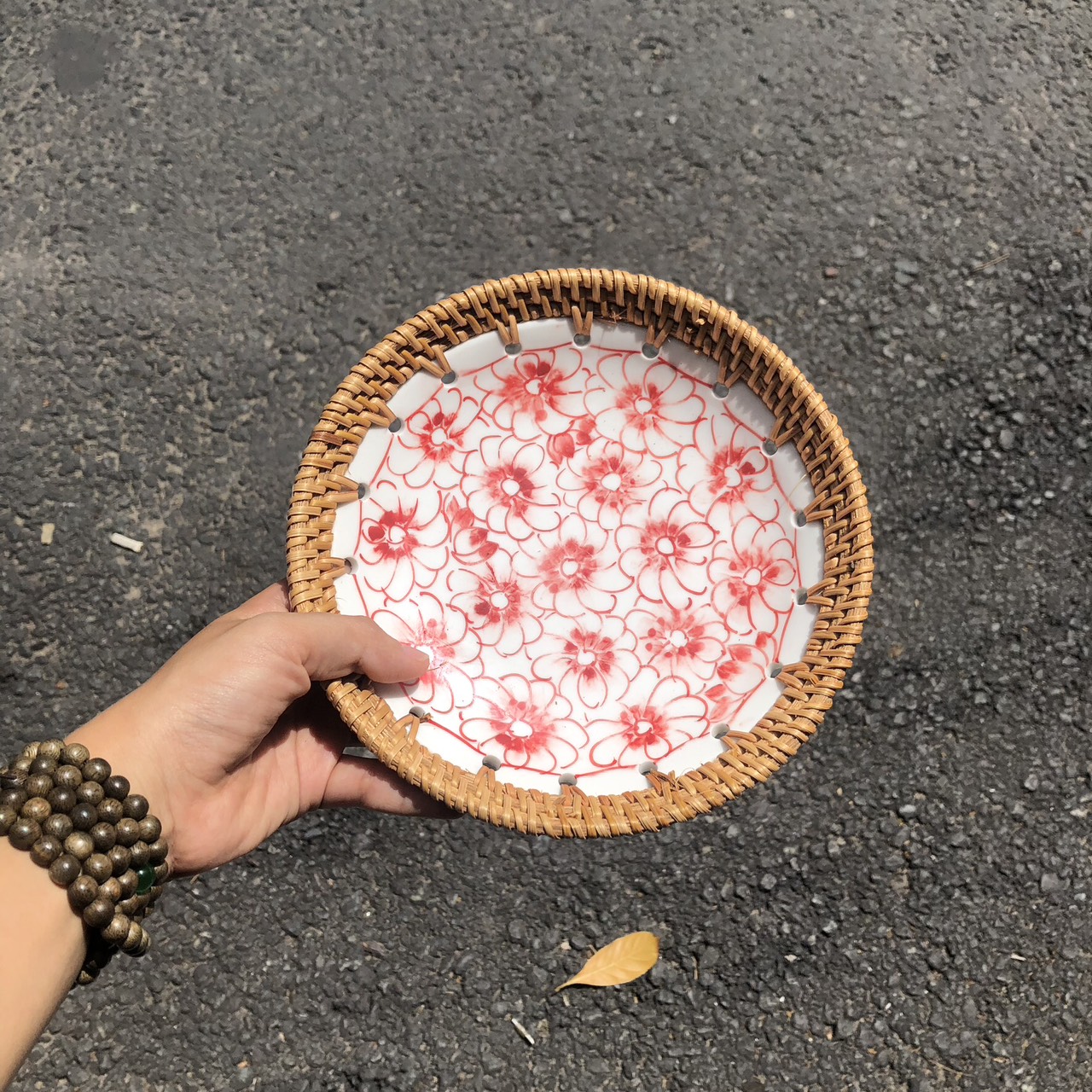 ảnh của sản phẩm Dĩa sứ tròn đan mây - Đĩa sứ viền mây tre đan tay decor, đựng đồ số 21