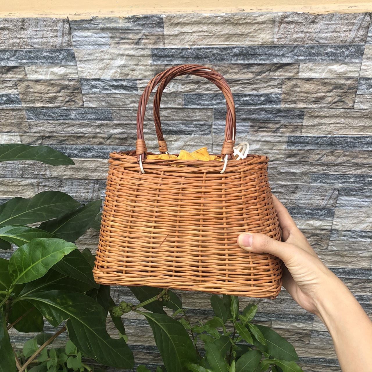 Túi xách mây đeo tay có lót vải giá 220,000 đang rẻ nhất thị trường