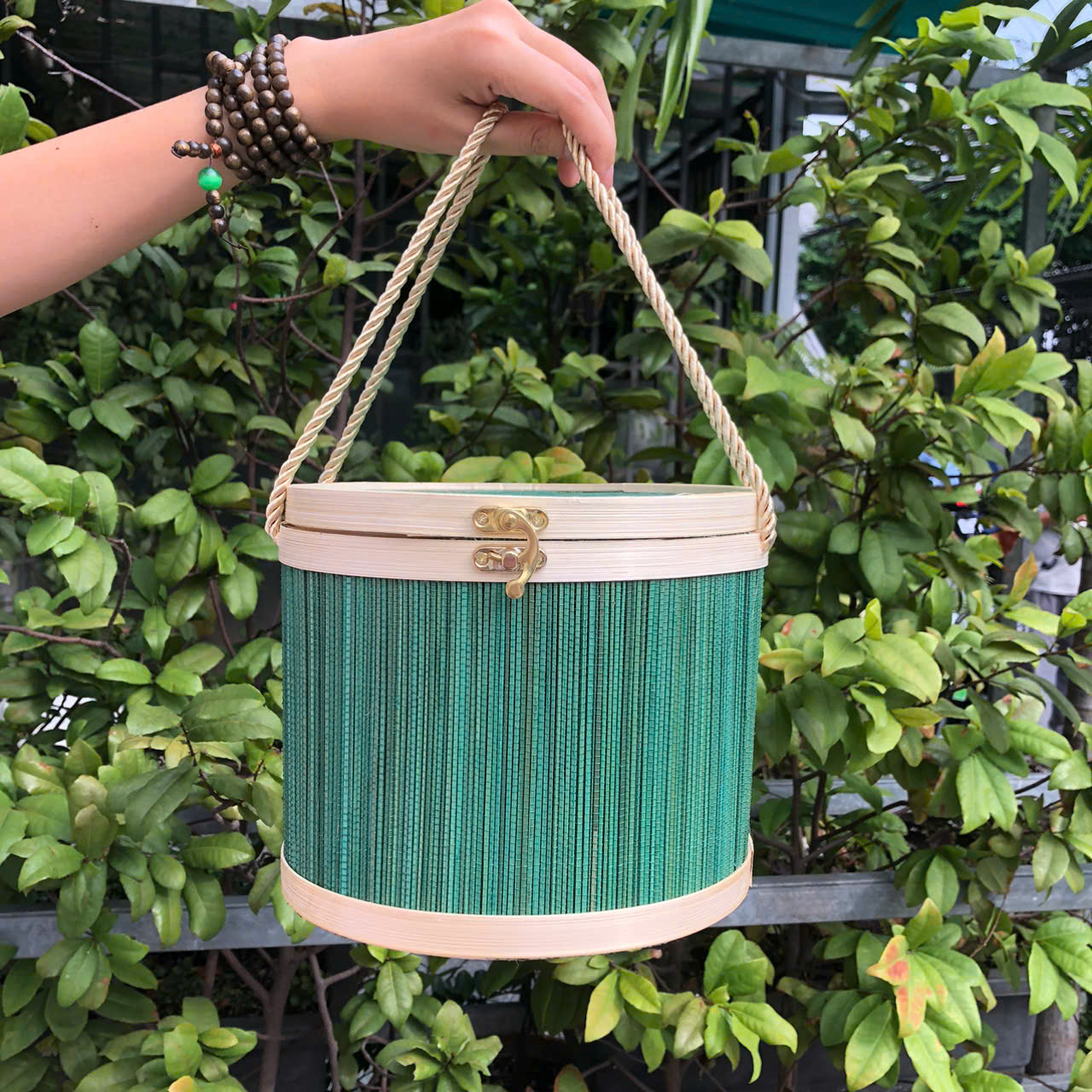 ảnh của sản phẩm Hộp mành tre tròn nhiều màu đựng quà tặng - Giỏ đựng quà đẹp số 6
