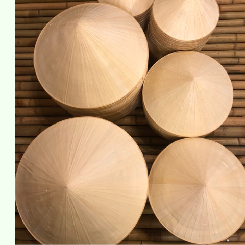 Nón lá Huế trang trí deco phong cách đồng quê - Nón lá biểu diễn văn nghệ nhiều kích thước giá 26,000 đang rẻ nhất thị trường